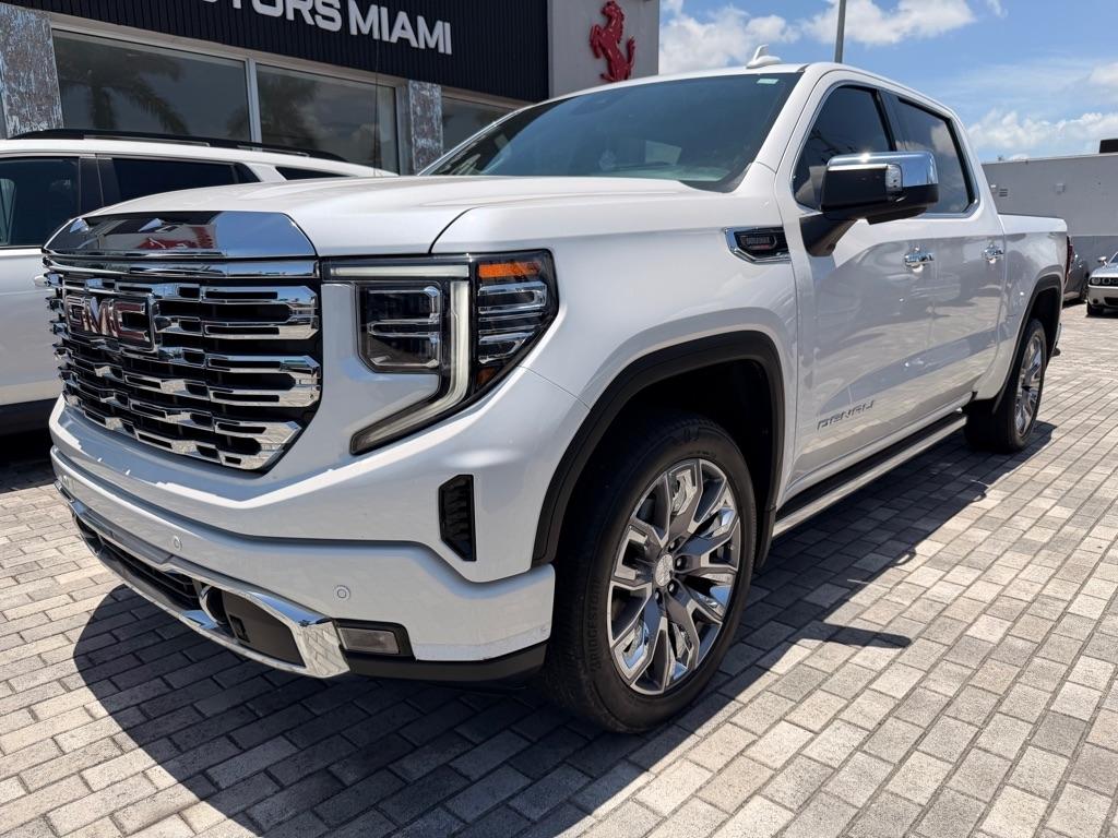 GMC Sierra 1500 4WD Crew Cab 147" Denali 2023