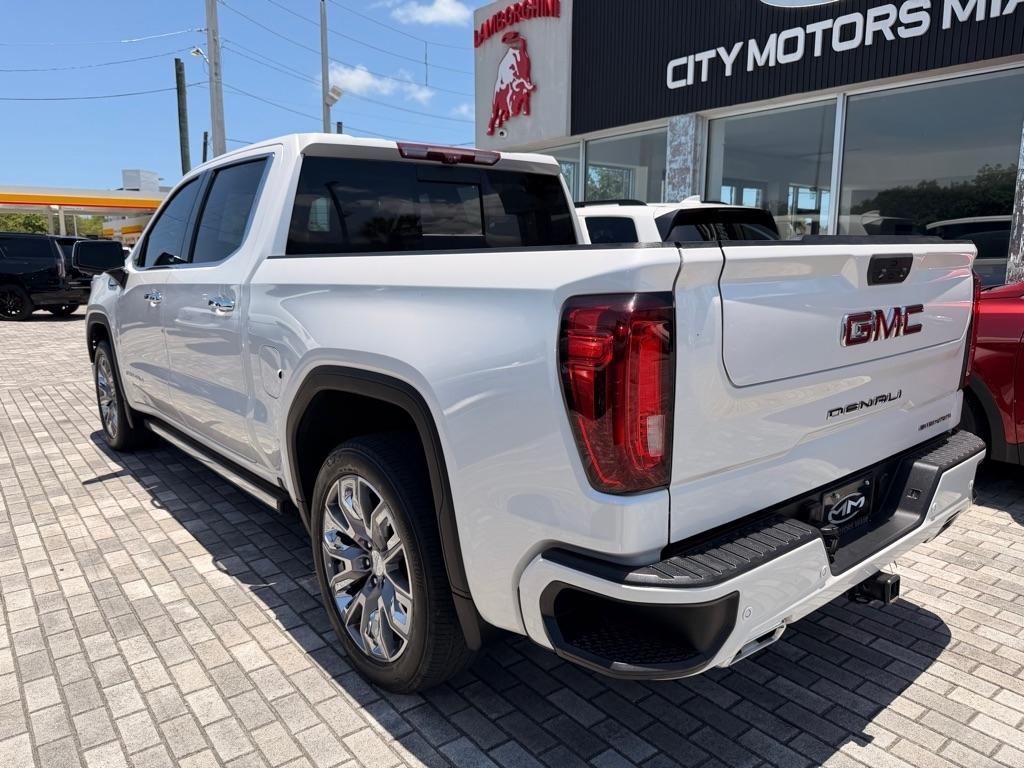 GMC Sierra 1500 4WD Crew Cab 147" Denali 2023