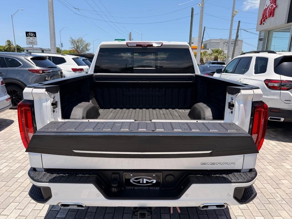 GMC Sierra 1500 4WD Crew Cab 147" Denali 2023