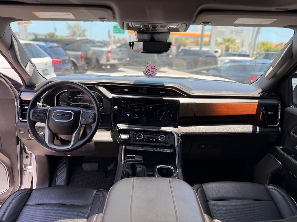 GMC Sierra 1500 4WD Crew Cab 147" Denali 2023