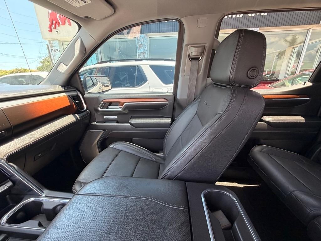 GMC Sierra 1500 4WD Crew Cab 147" Denali 2023