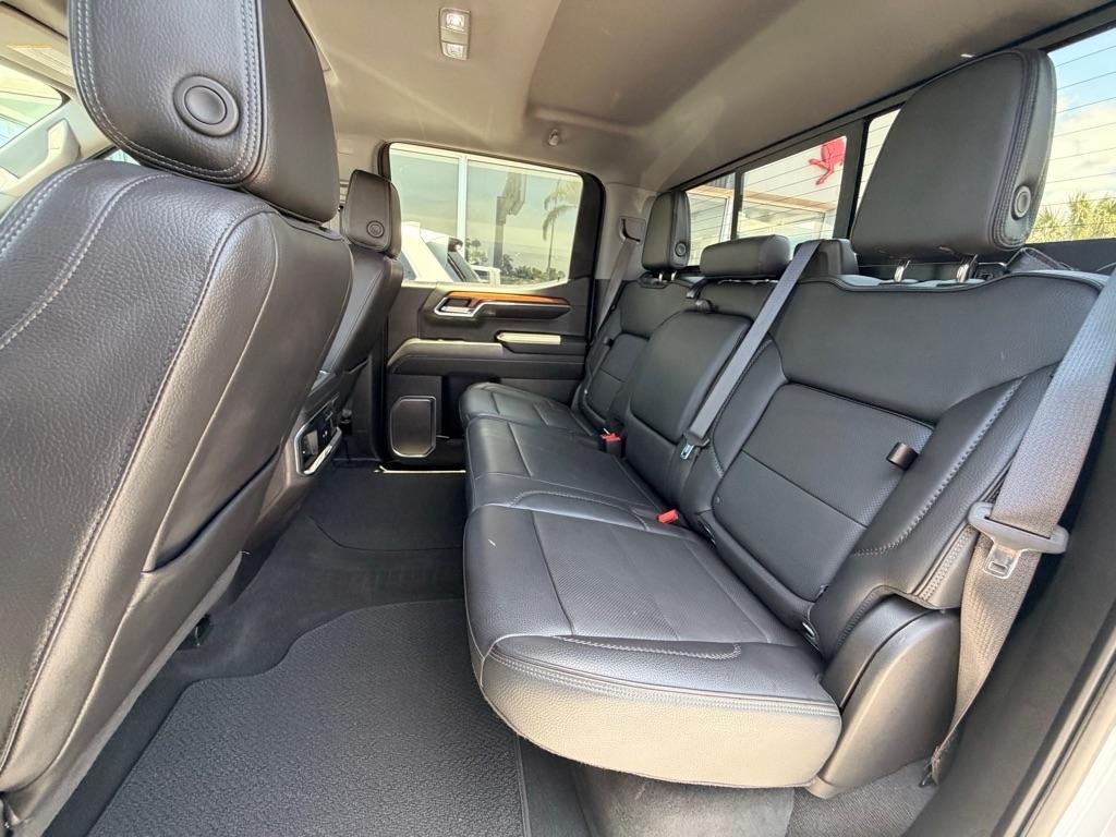 GMC Sierra 1500 4WD Crew Cab 147" Denali 2023