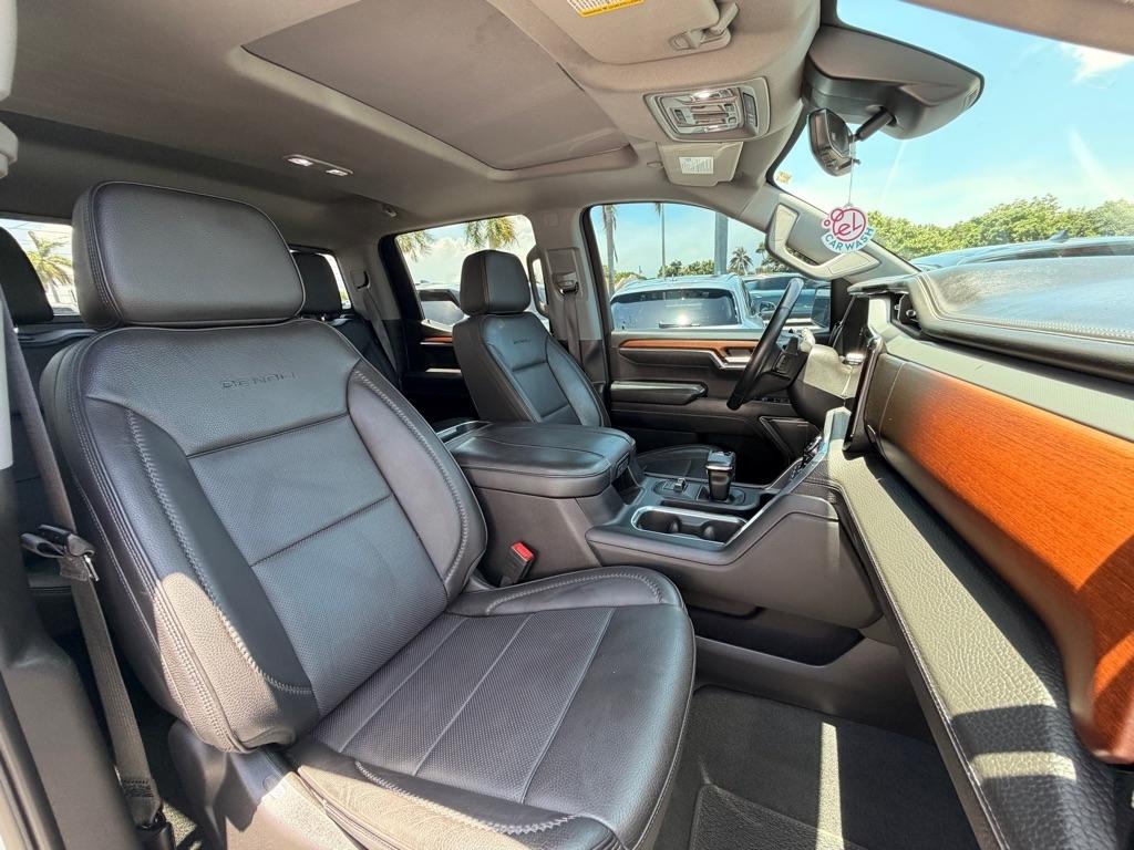 GMC Sierra 1500 4WD Crew Cab 147" Denali 2023