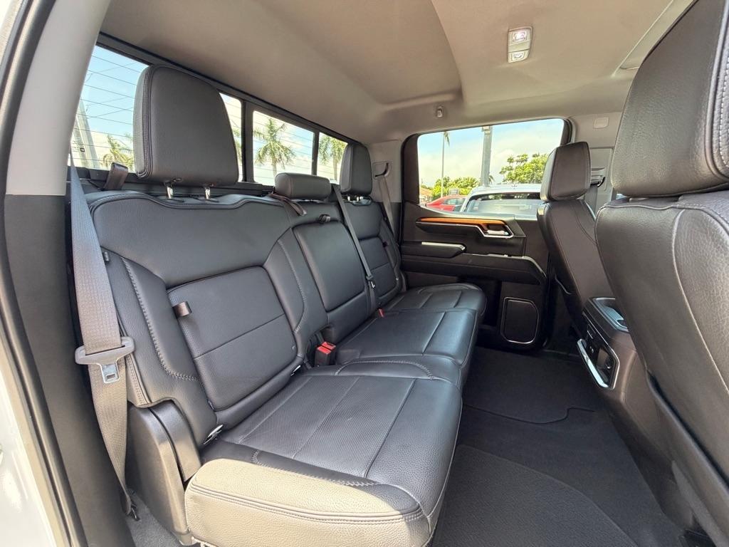 GMC Sierra 1500 4WD Crew Cab 147" Denali 2023