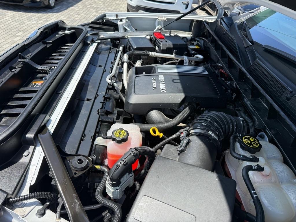 GMC Sierra 1500 4WD Crew Cab 147" Denali 2023