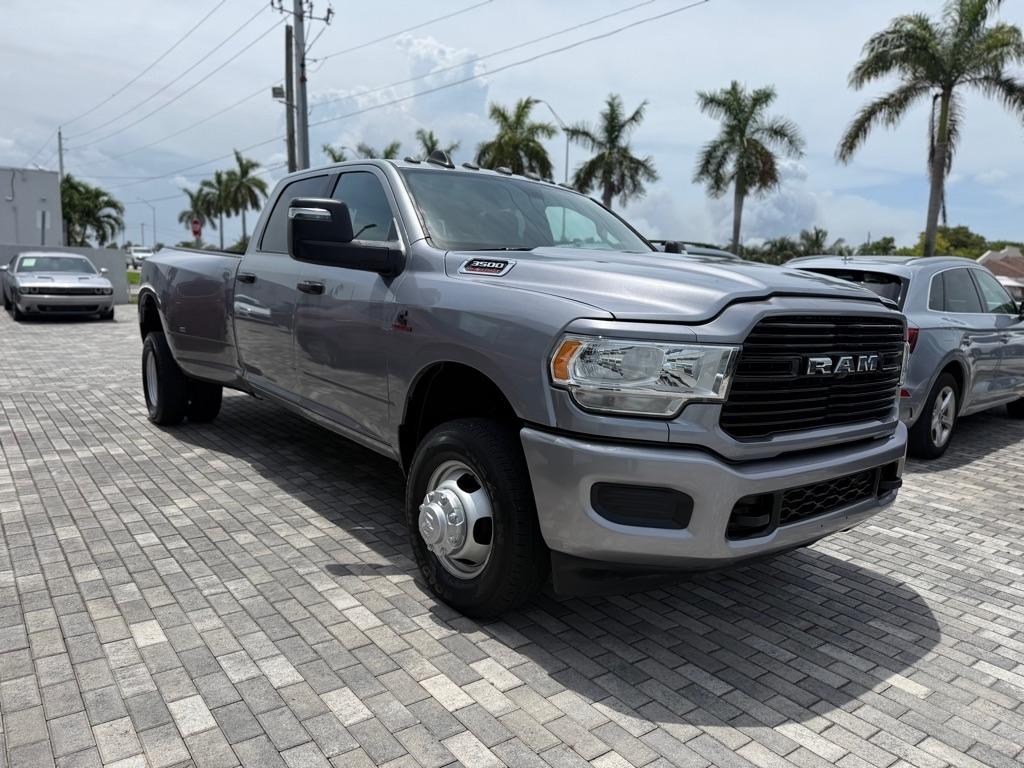 RAM 3500 Tradesman 4x4 Crew Cab 8' Box 2024
