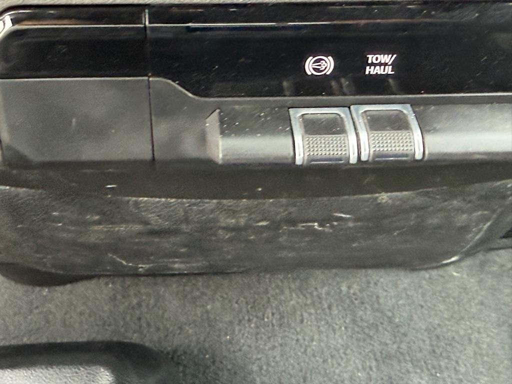 RAM 3500 Tradesman 4x4 Crew Cab 8' Box 2024