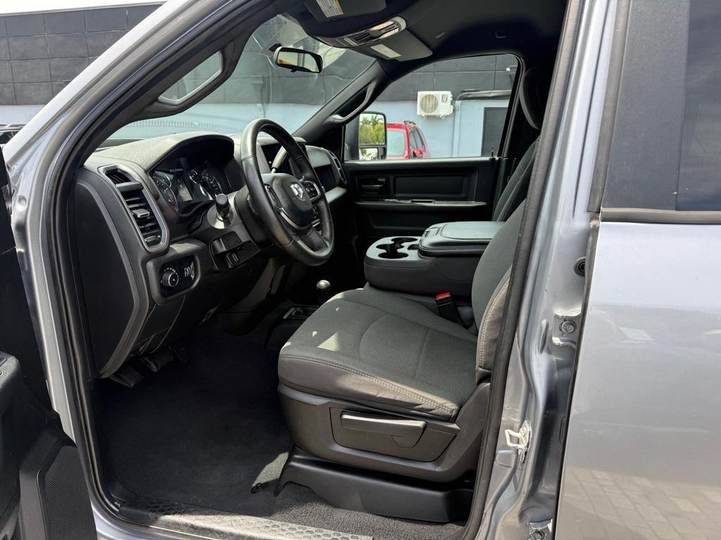 RAM 3500 Tradesman 4x4 Crew Cab 8' Box 2024