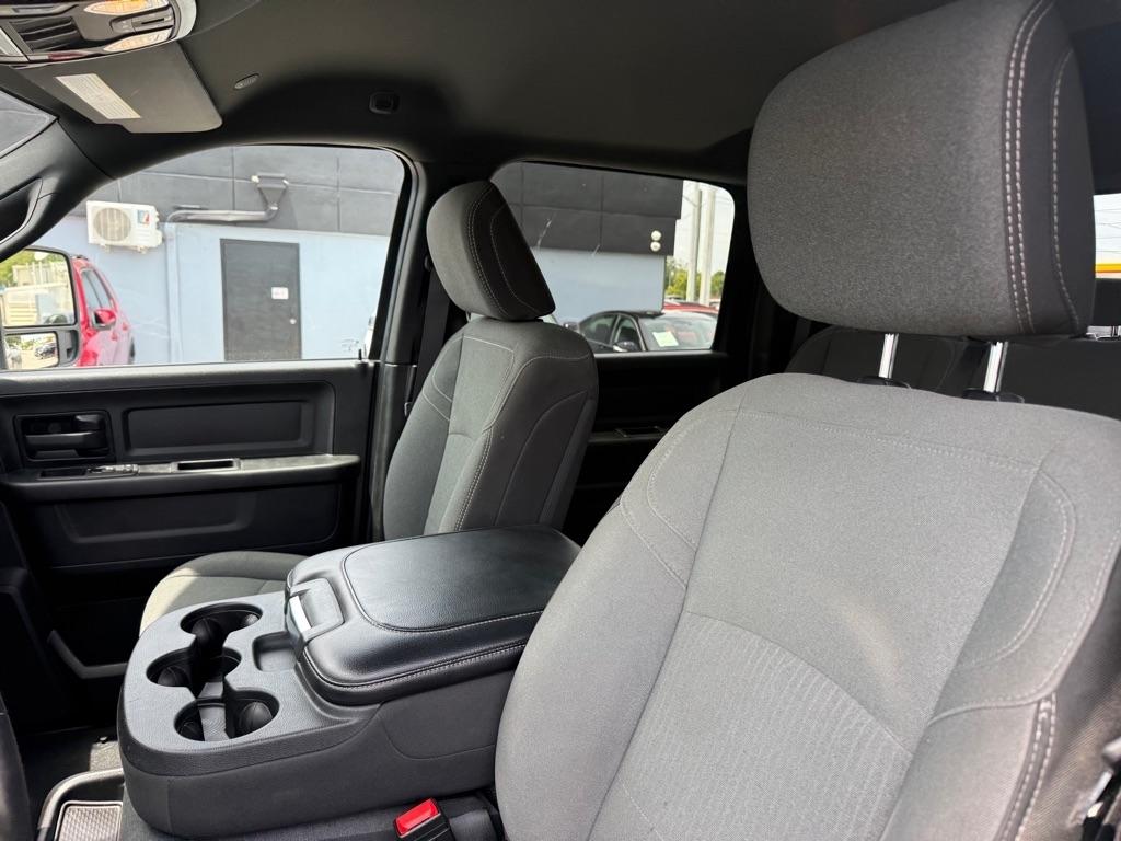 RAM 3500 Tradesman 4x4 Crew Cab 8' Box 2024