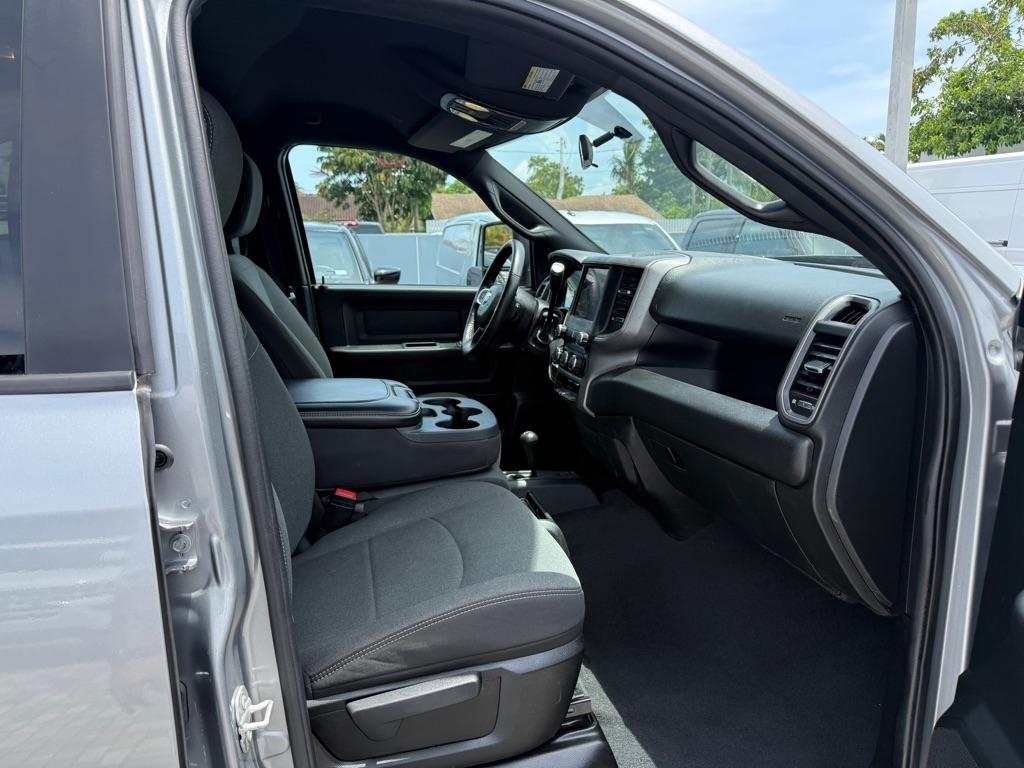 RAM 3500 Tradesman 4x4 Crew Cab 8' Box 2024
