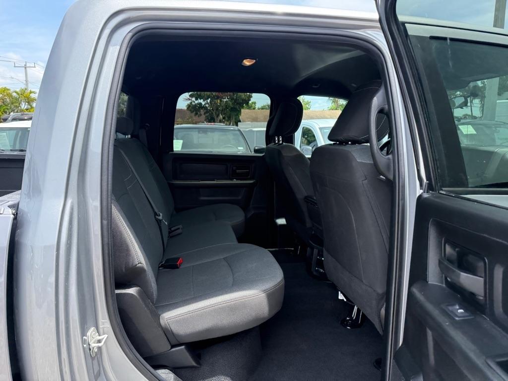 RAM 3500 Tradesman 4x4 Crew Cab 8' Box 2024