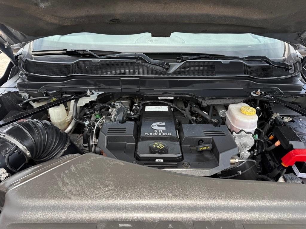 RAM 3500 Tradesman 4x4 Crew Cab 8' Box 2024