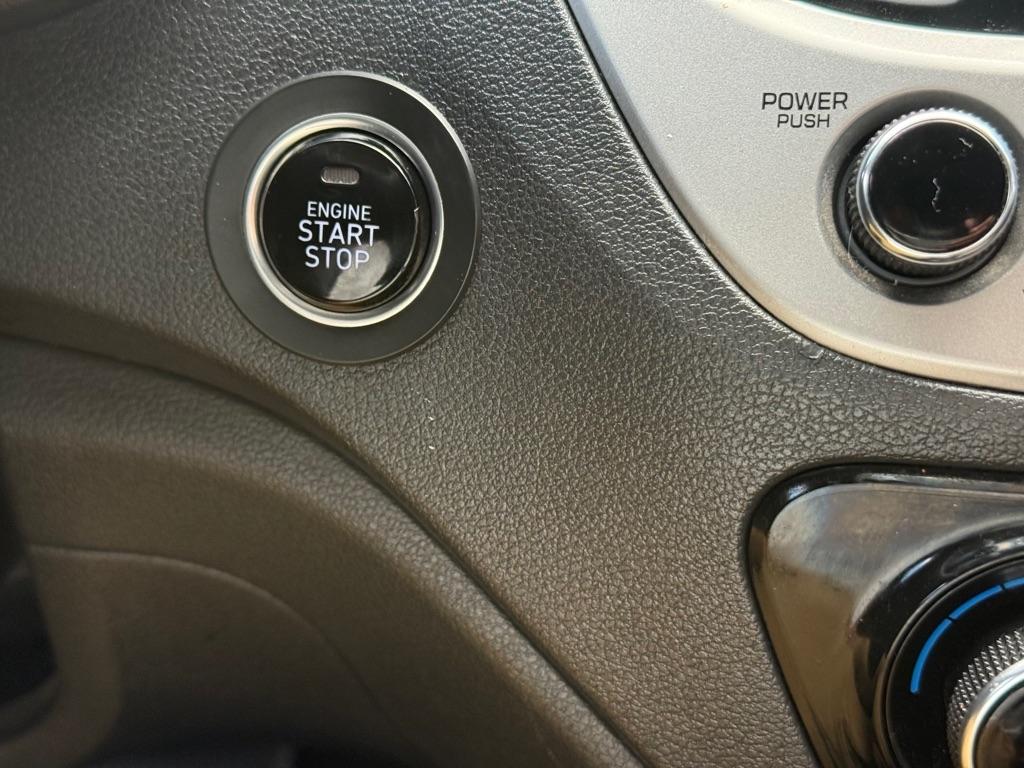 Hyundai Accent Limited Sedan IVT 2021