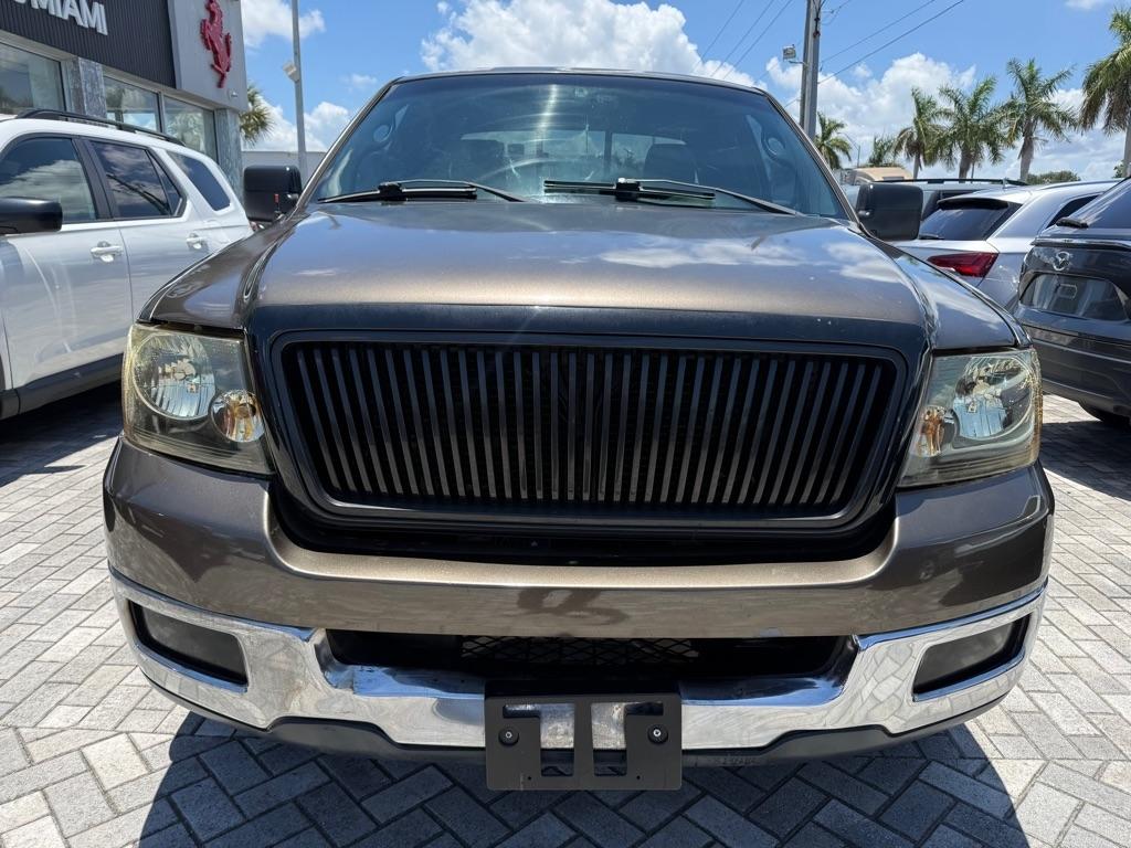 Ford F-150 Supercab 133" Lariat 2005