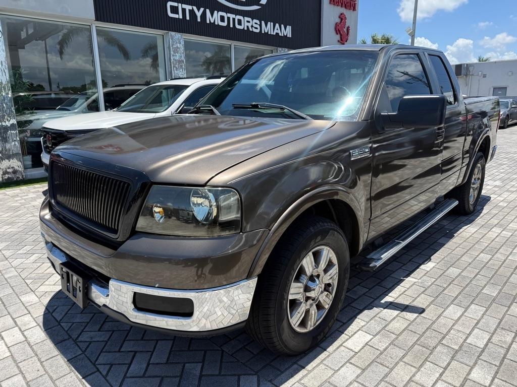 Ford F-150 Supercab 133" Lariat 2005