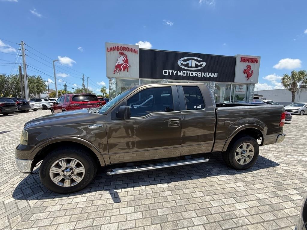 Ford F-150 Supercab 133" Lariat 2005
