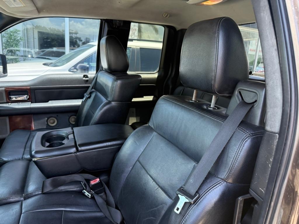 Ford F-150 Supercab 133" Lariat 2005