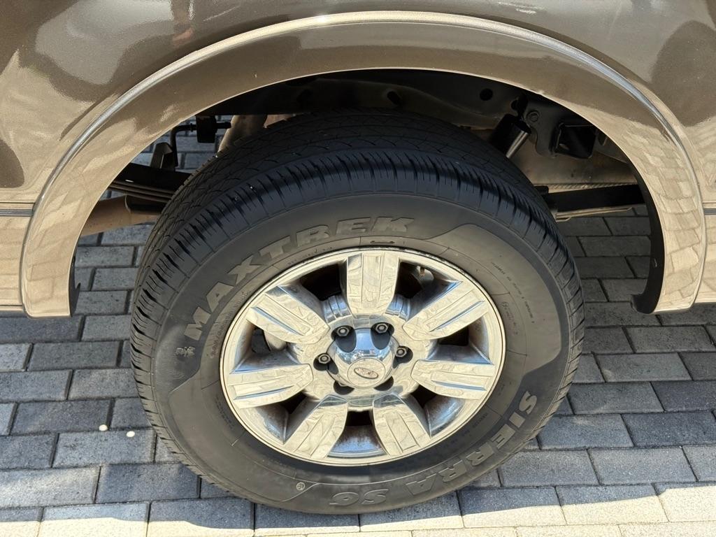 Ford F-150 Supercab 133" Lariat 2005