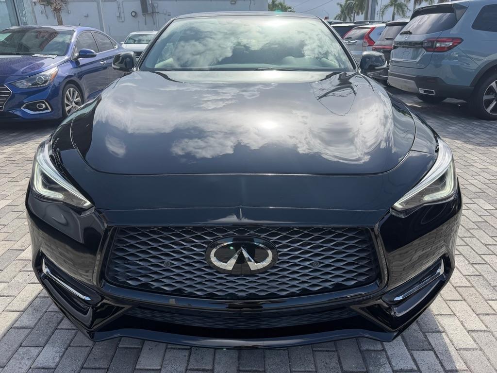 Infiniti Q60 LUXE RWD 2022