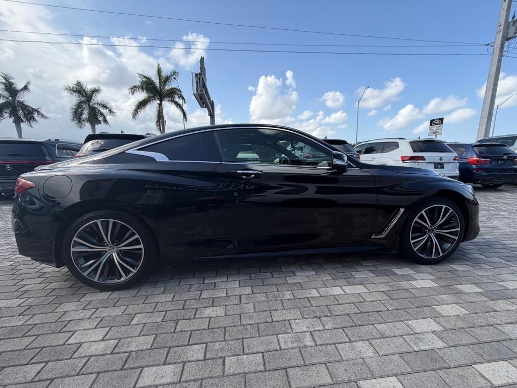 Infiniti Q60 LUXE RWD 2022