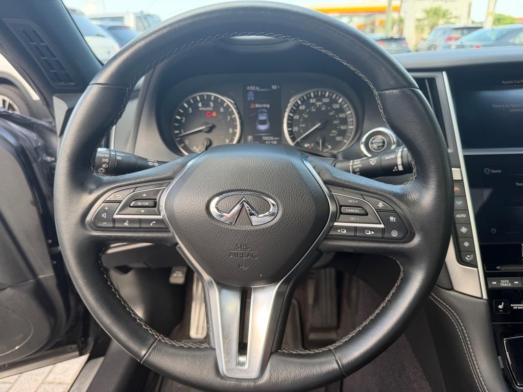 Infiniti Q60 LUXE RWD 2022