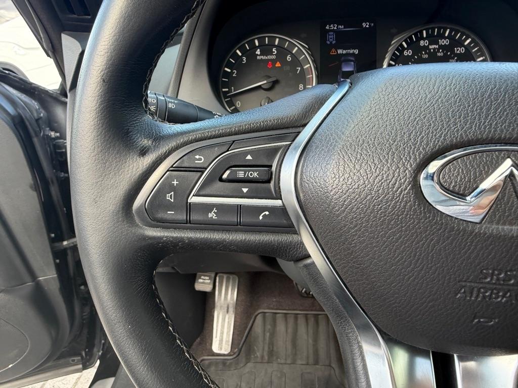 Infiniti Q60 LUXE RWD 2022