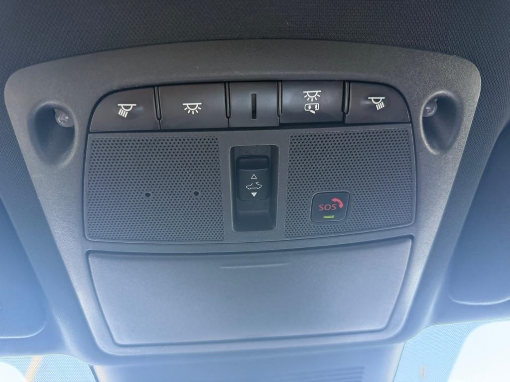 Infiniti Q60 LUXE RWD 2022
