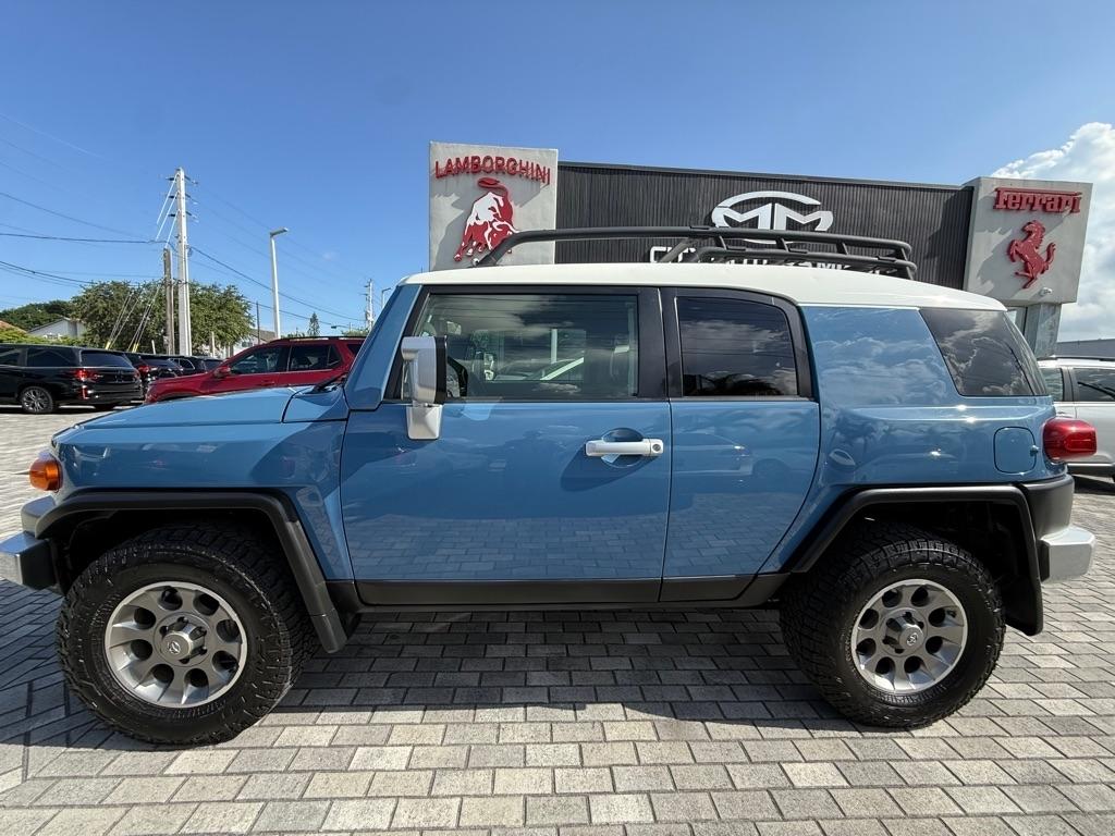 Toyota FJ Cruiser 4WD 4dr Man (Natl) 2012