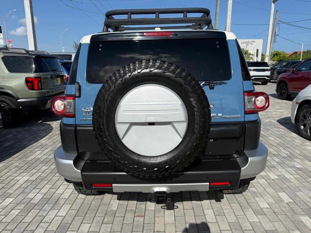 Toyota FJ Cruiser 4WD 4dr Man (Natl) 2012
