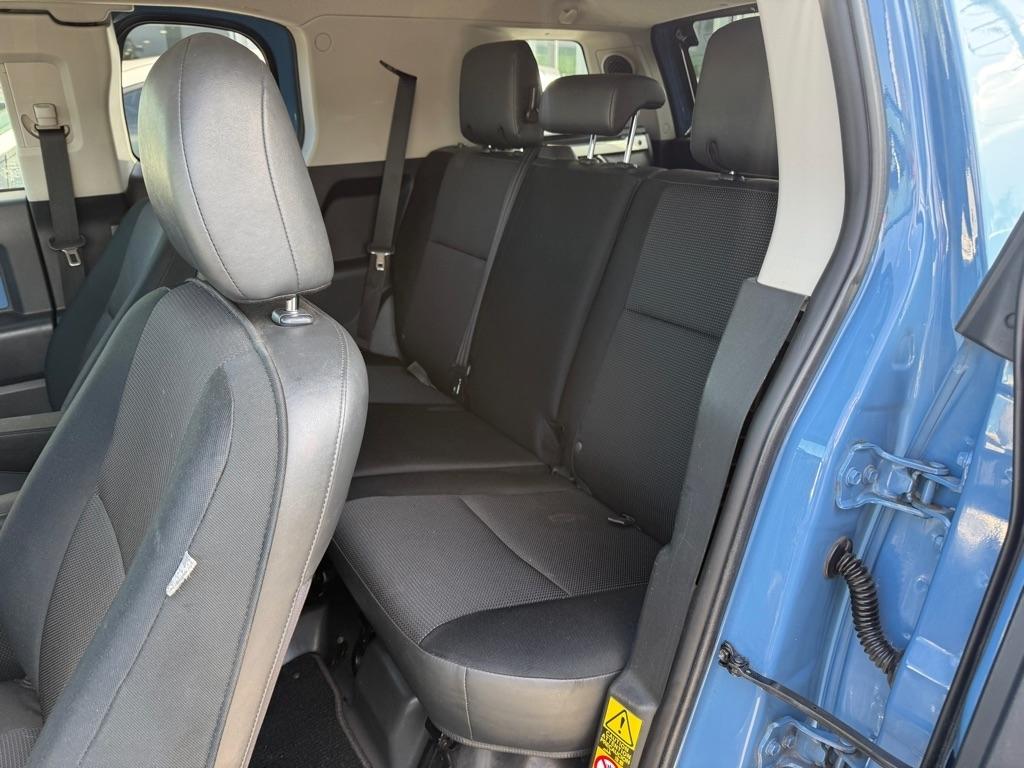 Toyota FJ Cruiser 4WD 4dr Man (Natl) 2012