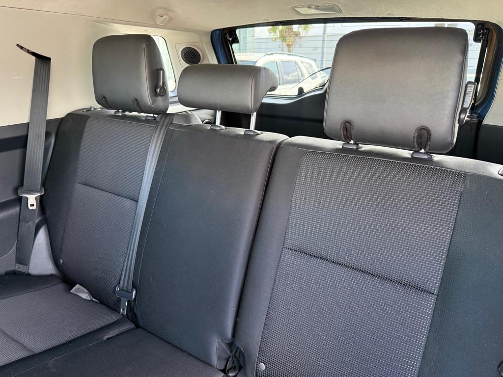 Toyota FJ Cruiser 4WD 4dr Man (Natl) 2012