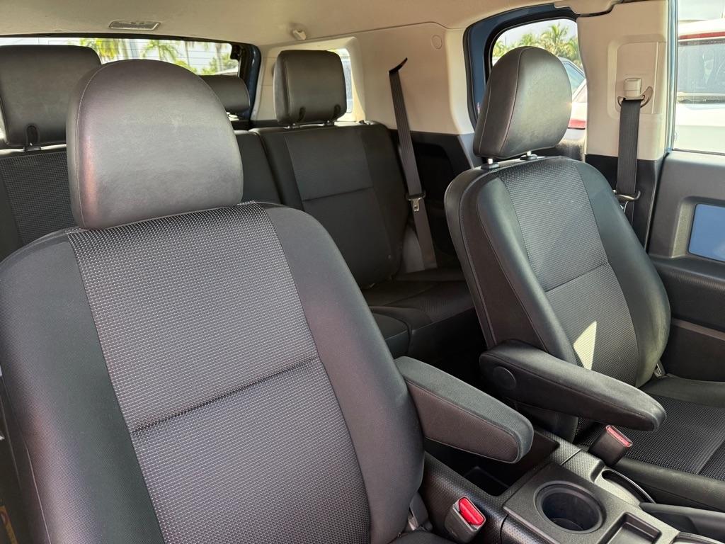 Toyota FJ Cruiser 4WD 4dr Man (Natl) 2012