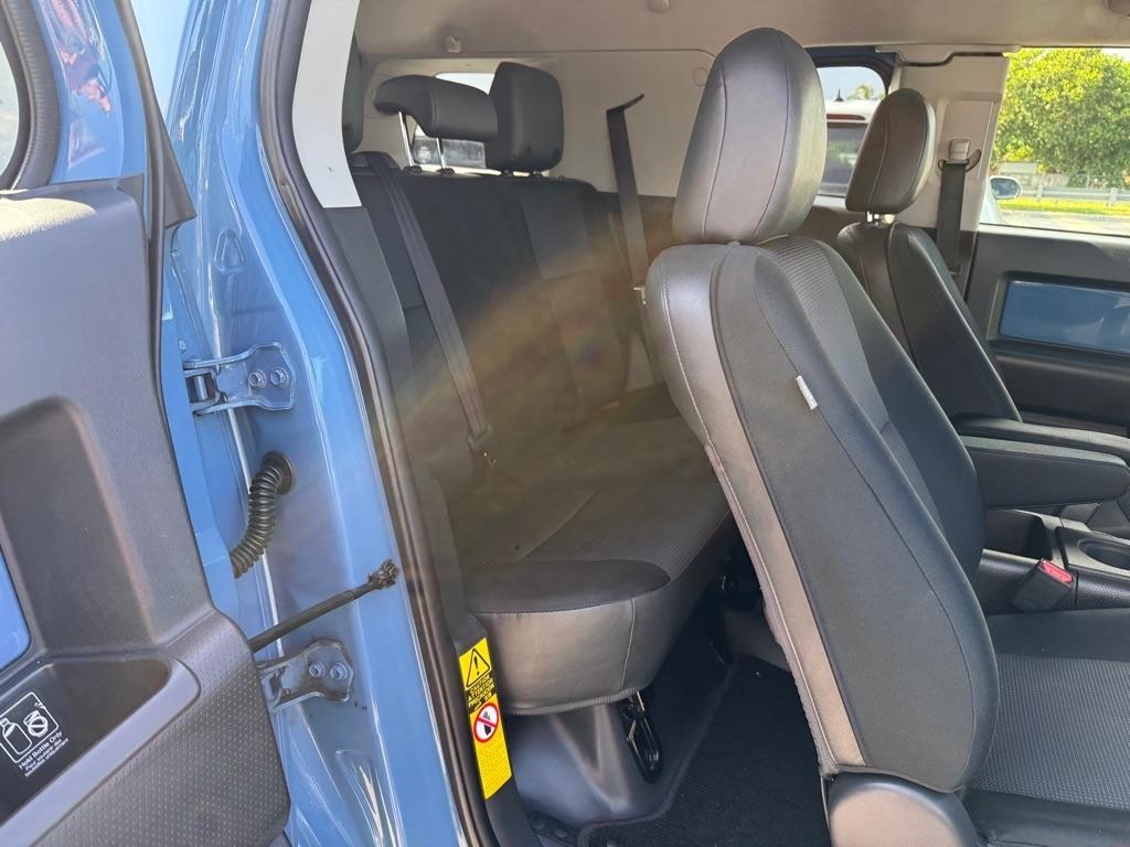 Toyota FJ Cruiser 4WD 4dr Man (Natl) 2012