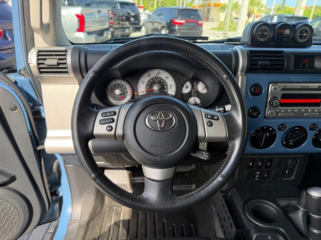 Toyota FJ Cruiser 4WD 4dr Man (Natl) 2012
