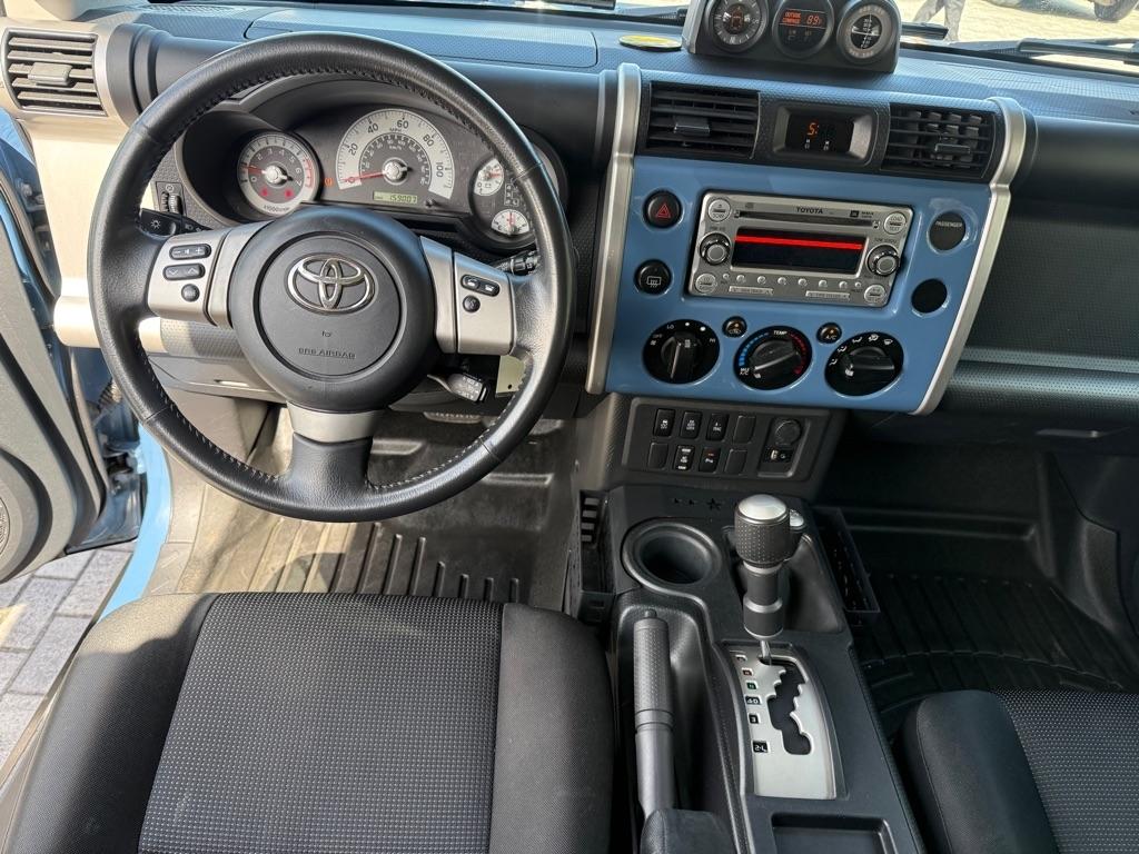 Toyota FJ Cruiser 4WD 4dr Man (Natl) 2012