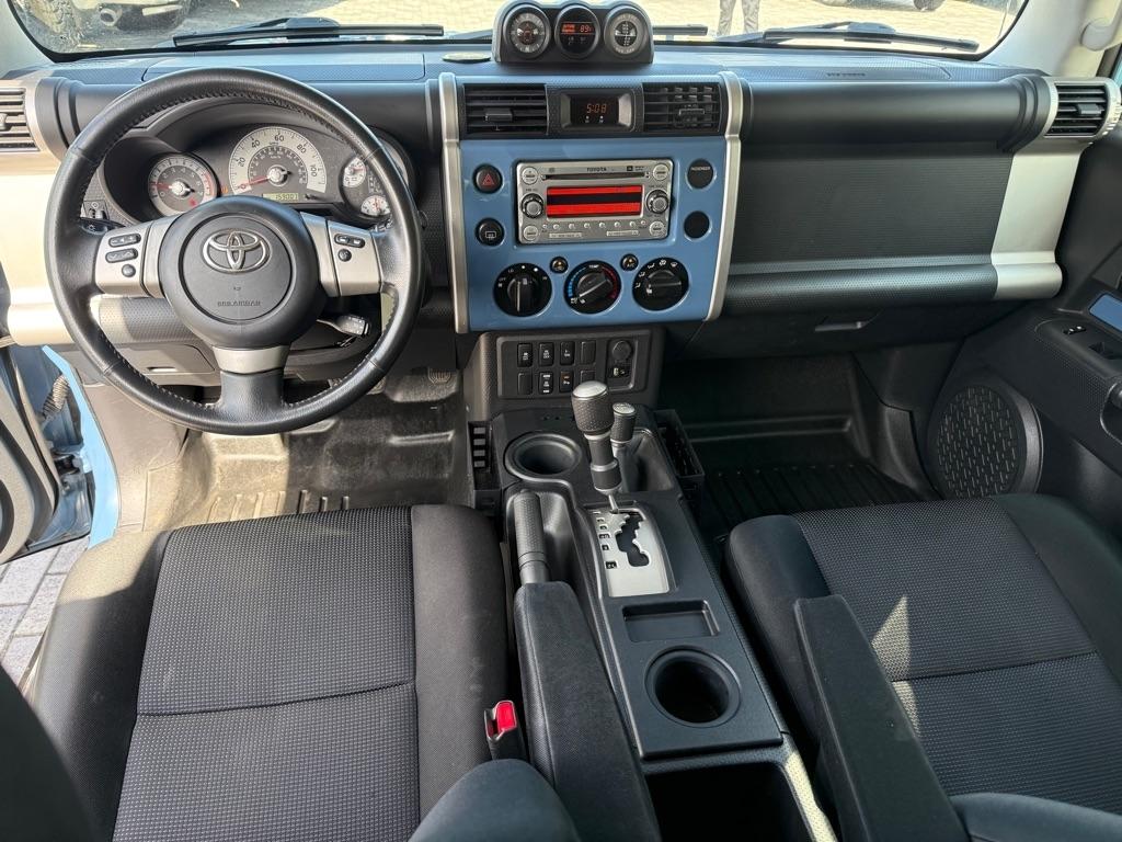 Toyota FJ Cruiser 4WD 4dr Man (Natl) 2012