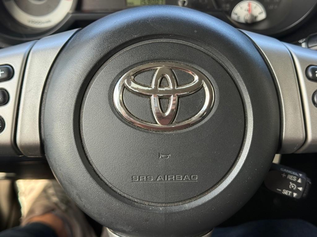 Toyota FJ Cruiser 4WD 4dr Man (Natl) 2012