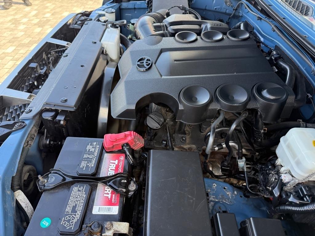 Toyota FJ Cruiser 4WD 4dr Man (Natl) 2012