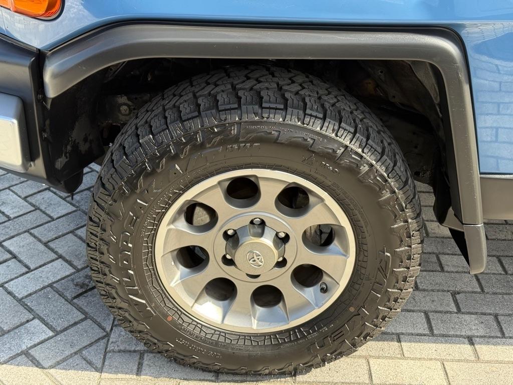 Toyota FJ Cruiser 4WD 4dr Man (Natl) 2012