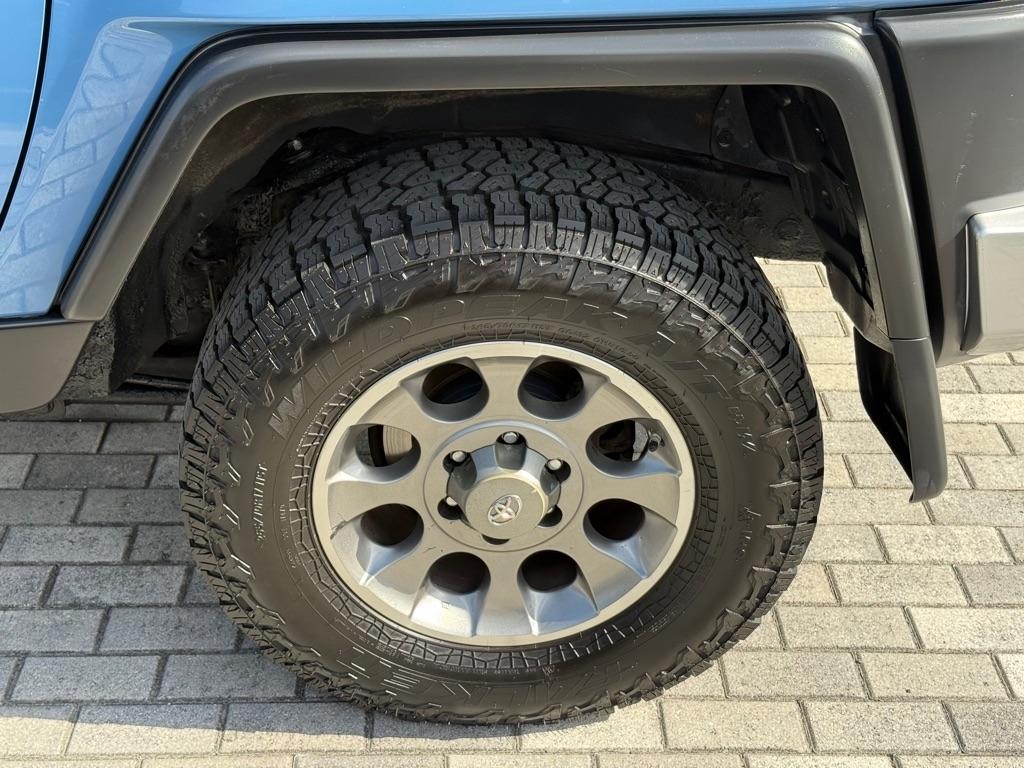 Toyota FJ Cruiser 4WD 4dr Man (Natl) 2012