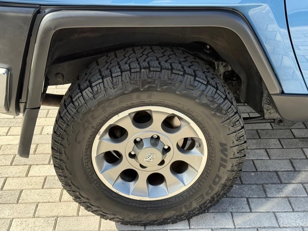 Toyota FJ Cruiser 4WD 4dr Man (Natl) 2012