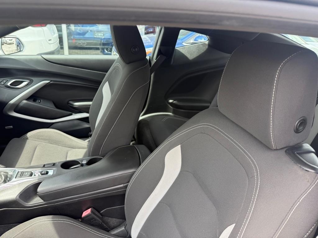 Chevrolet Camaro 2dr Cpe 1LT 2016