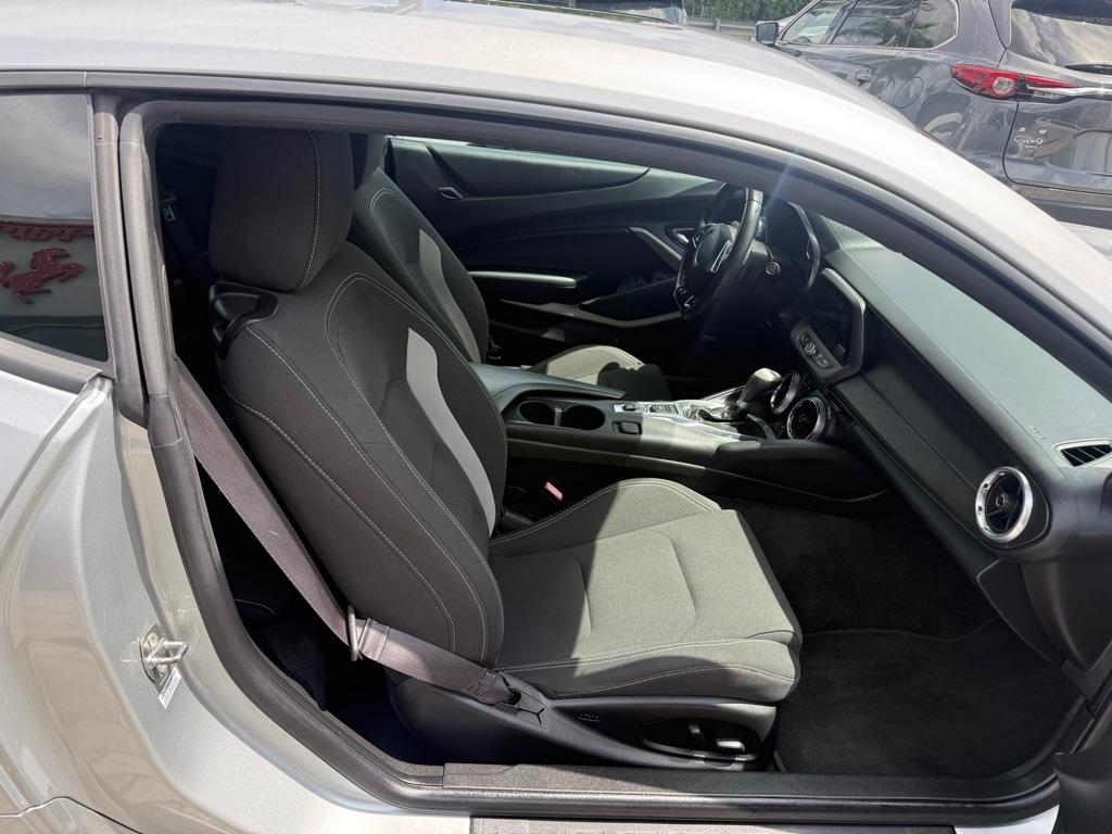 Chevrolet Camaro 2dr Cpe 1LT 2016