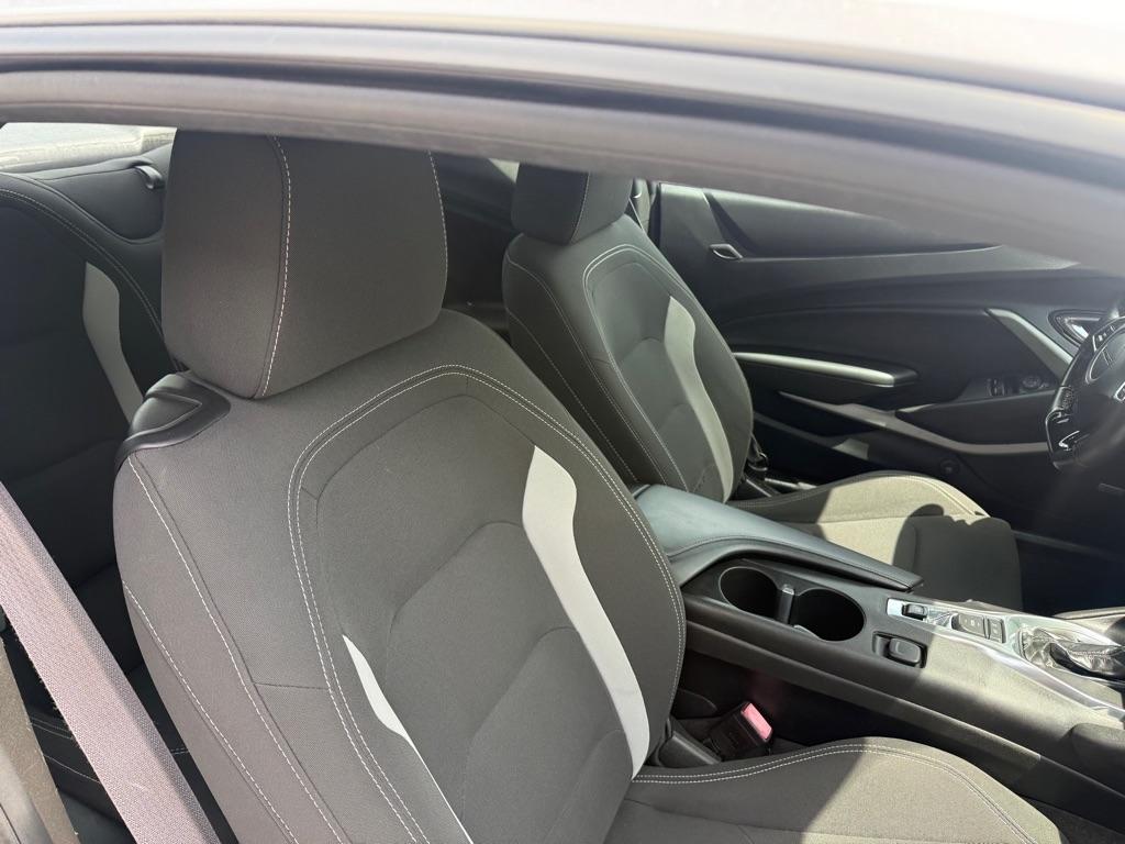 Chevrolet Camaro 2dr Cpe 1LT 2016