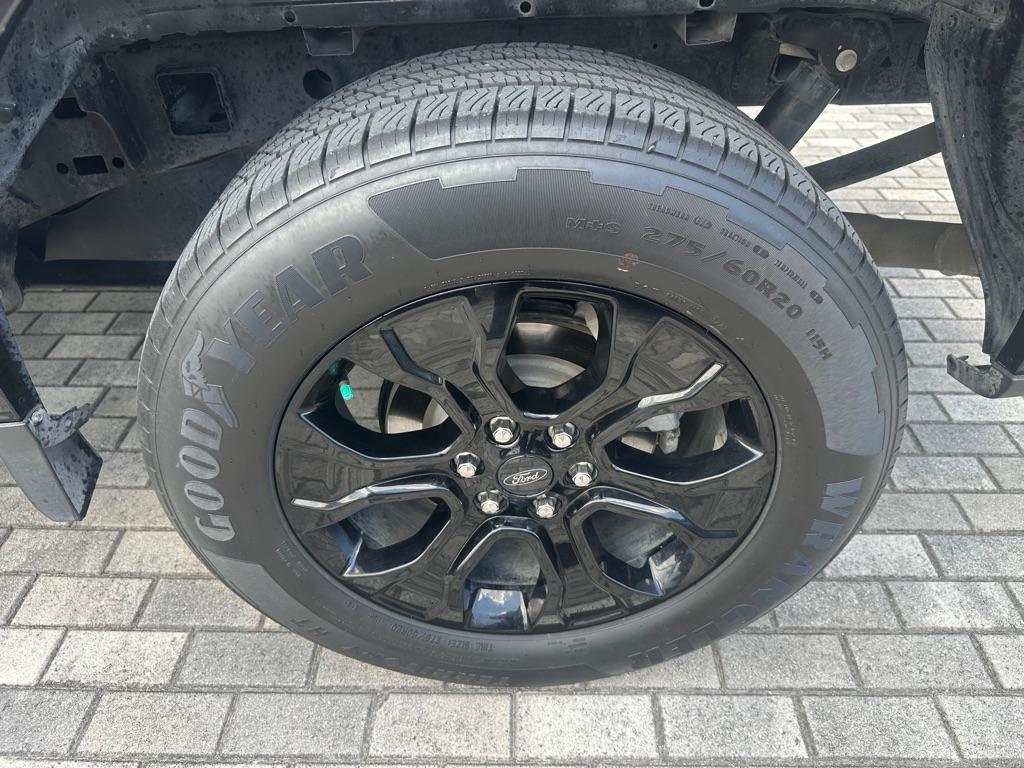 Ford F-150 XL 2WD SuperCrew 5.5' Box 2023