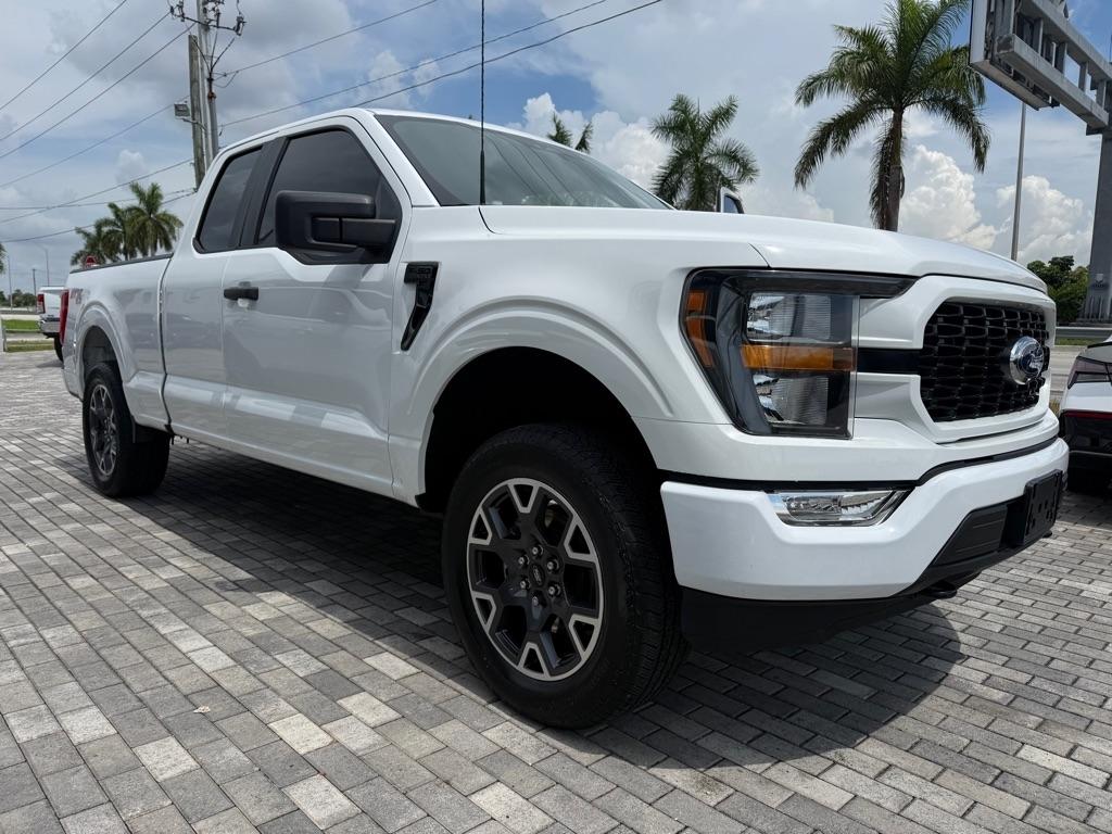 Ford F-150 XL 4WD SuperCab 6.5' Box 2023