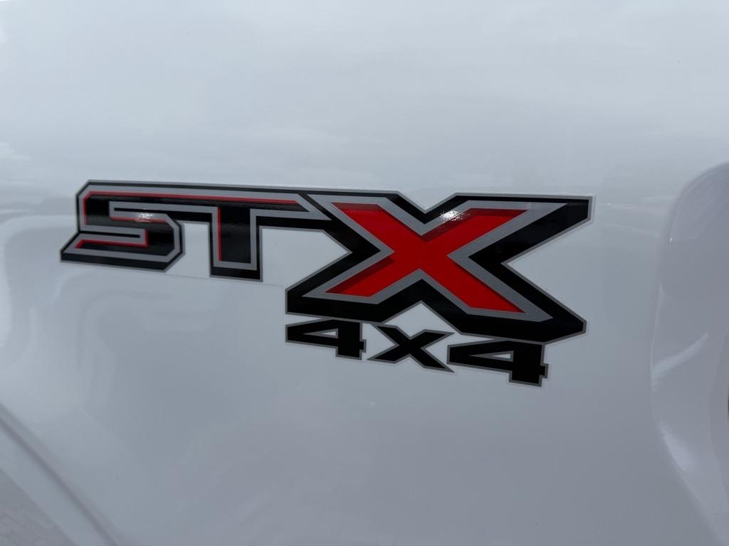 Ford F-150 XL 4WD SuperCab 6.5' Box 2023