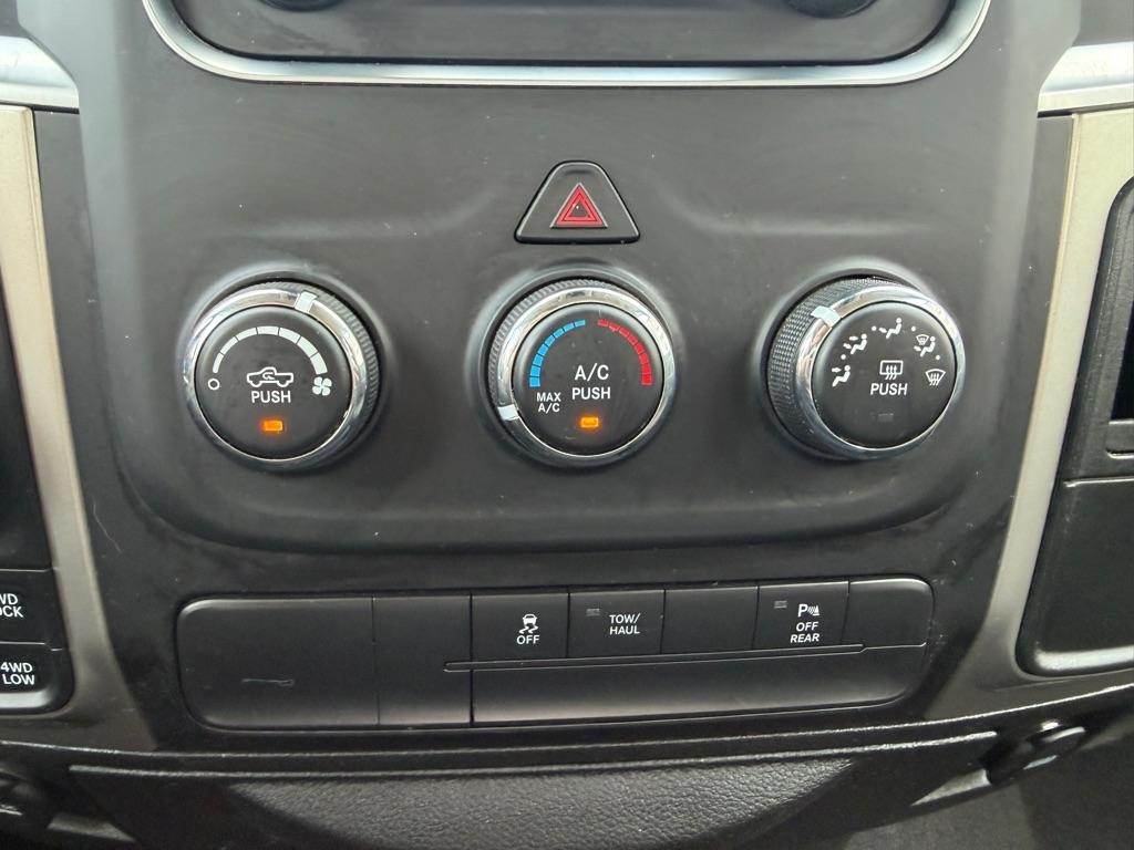 RAM 1500 Classic Warlock 4x4 Quad Cab 6'4" Box 2020