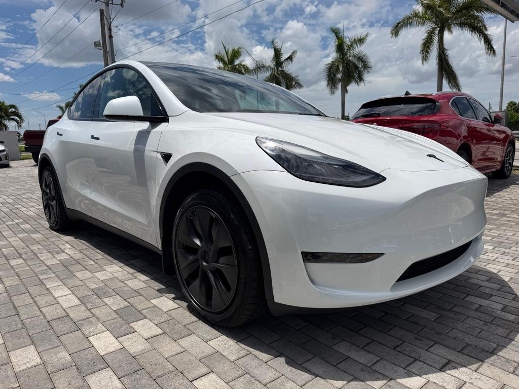Tesla Model Y RWD *Ltd Avail* 2024