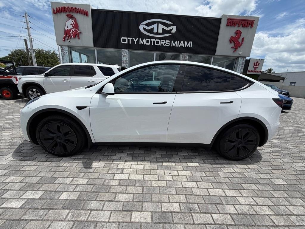 Tesla Model Y RWD *Ltd Avail* 2024